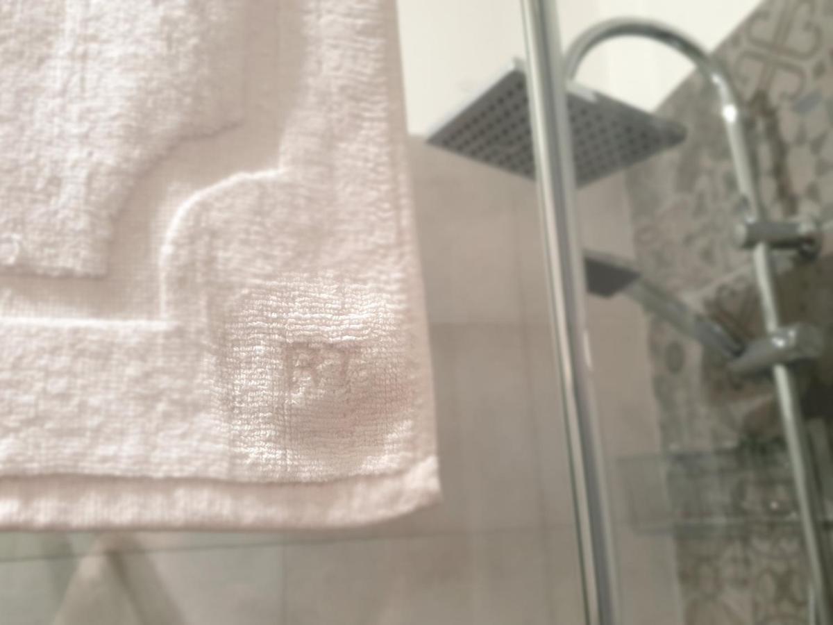 Residenza Tarzana Hotel Palermo Luaran gambar
